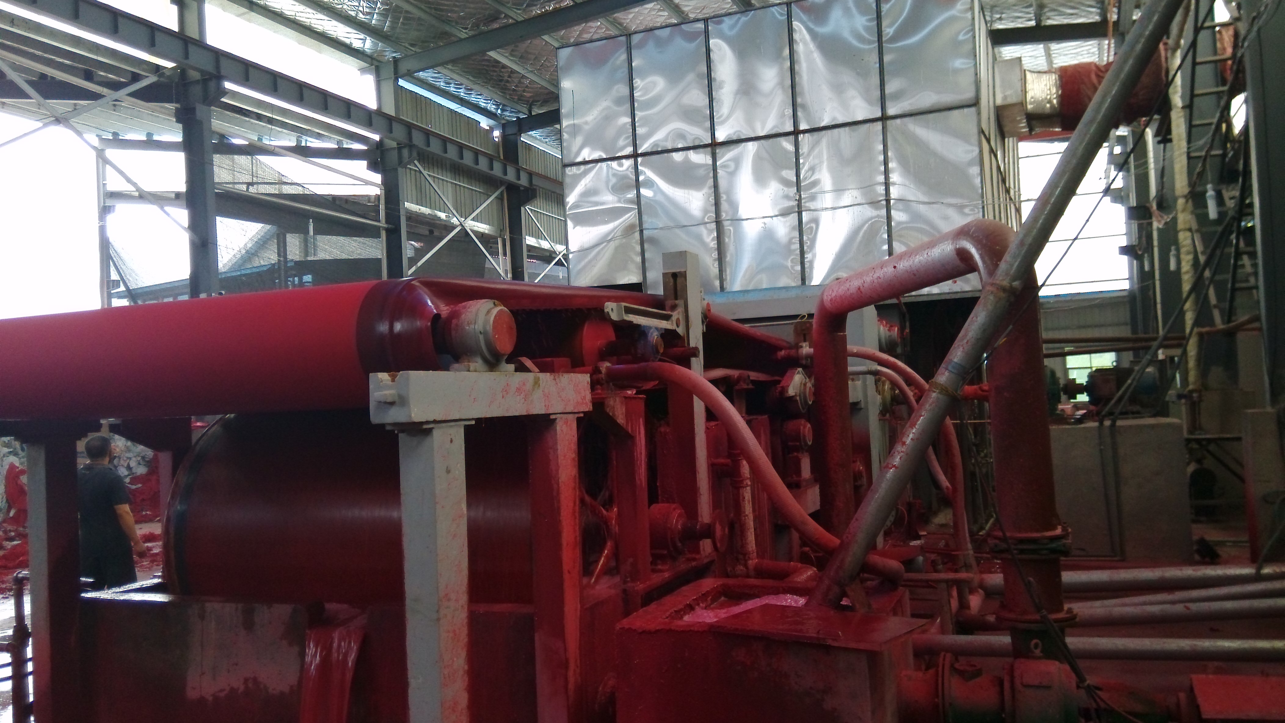 2011年7月，株洲潼塘永盛紙業(yè)1760紅炮紙機(jī)順利出紙